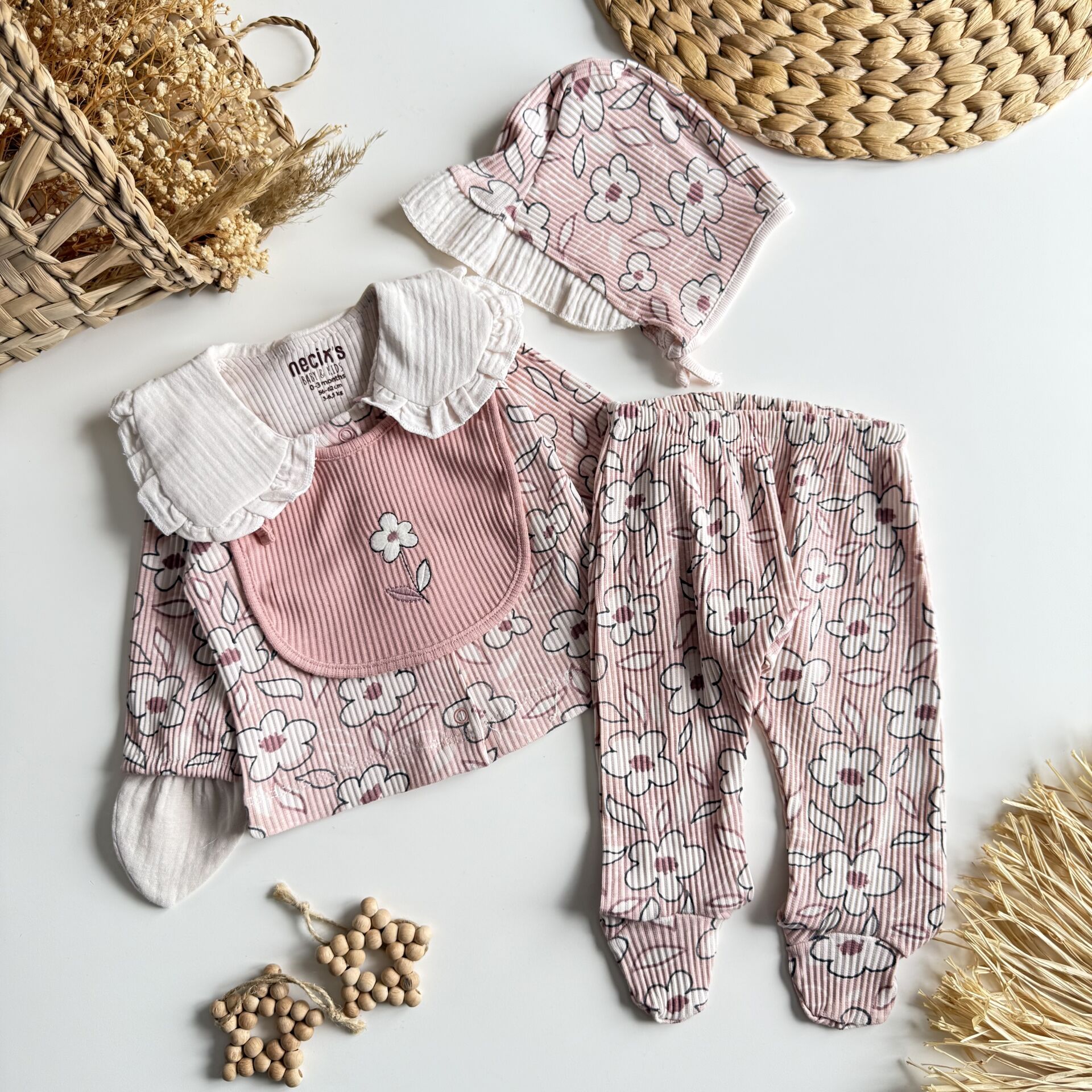 Kız Bebek Hastane Çıkışı Beşli Set