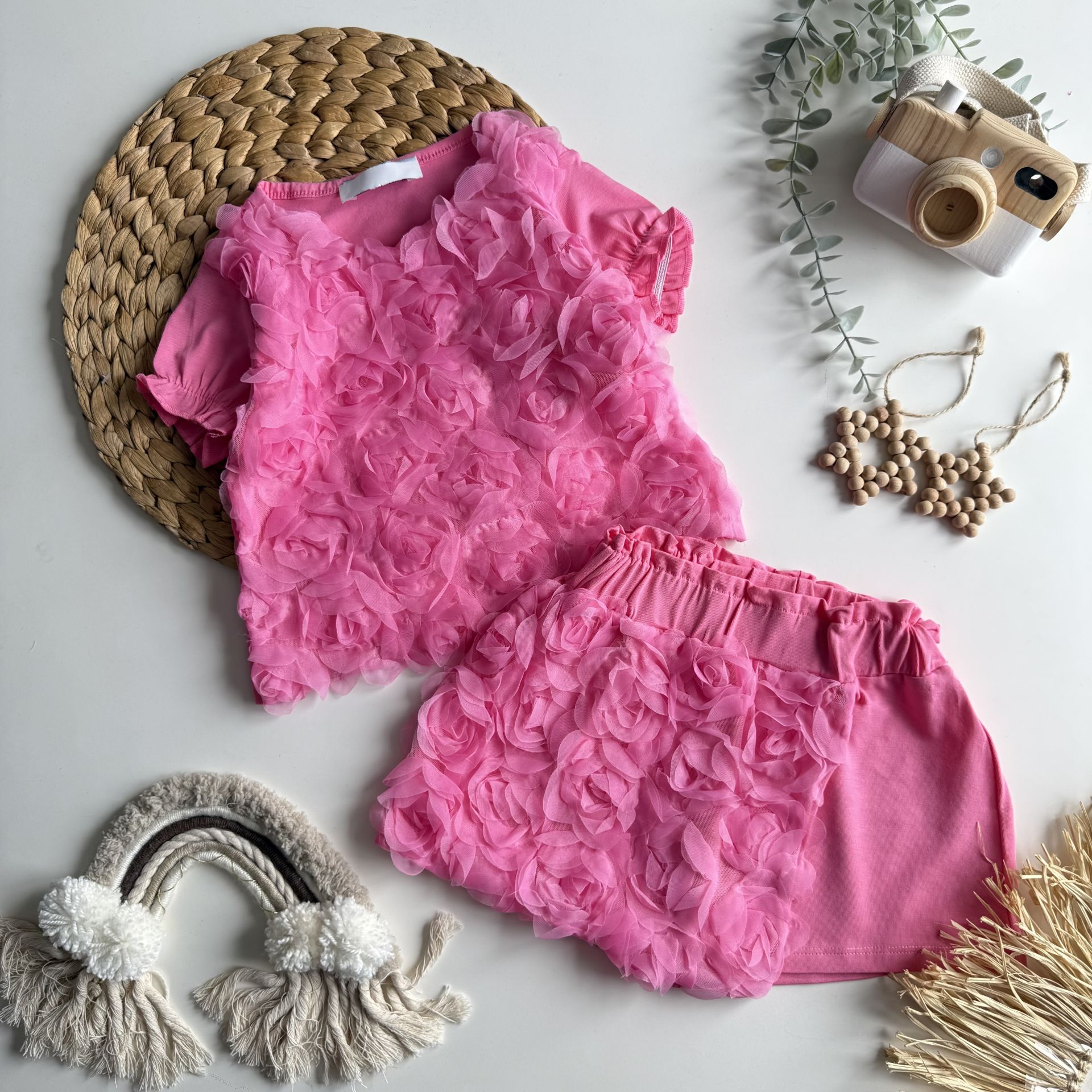 Gül Detaylı Pembe Etekli Takım