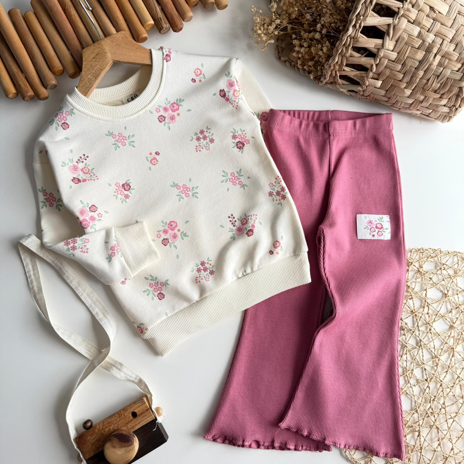 3 iplik Çicekli Takım 7-8 YAŞ