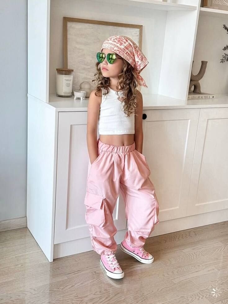 Paraşüt Kumaşlı Kalp Detaylı Takım 5-6 YAŞ