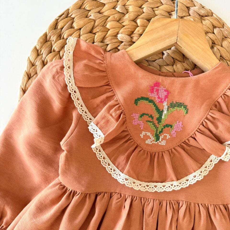 Bebe Yakalı Çicekli Elbise Turuncu (toka hediyelidir) 7-8 YAŞ