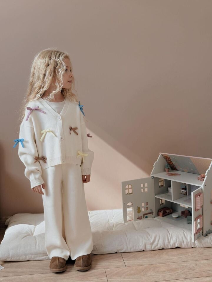 Fiyonklu Krem Triko Takım 4-5 YAŞ