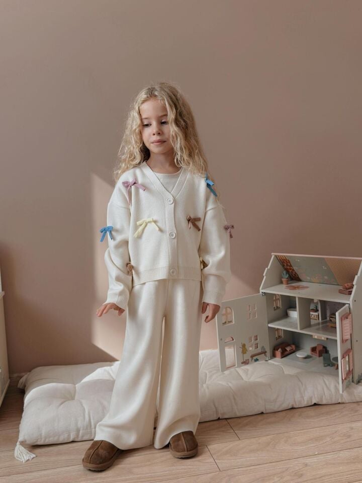 Fiyonklu Krem Triko Takım 4-5 YAŞ