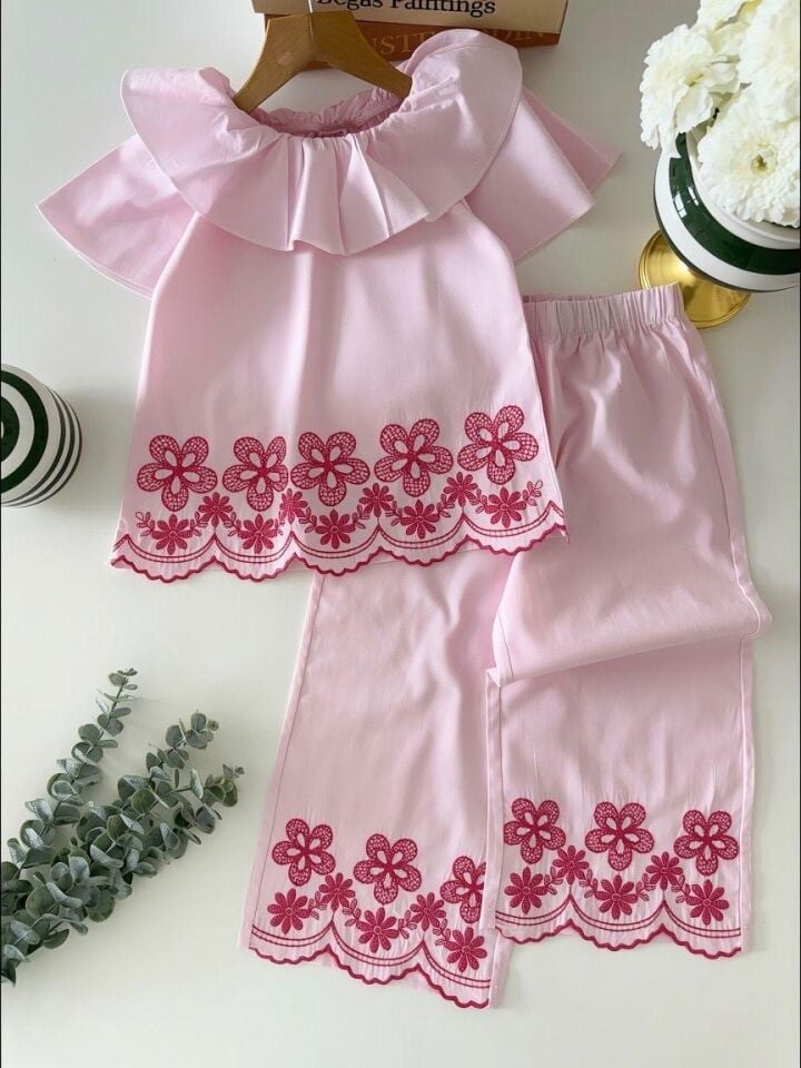 Pembe Çiçekli Takım 9-10 YAŞ