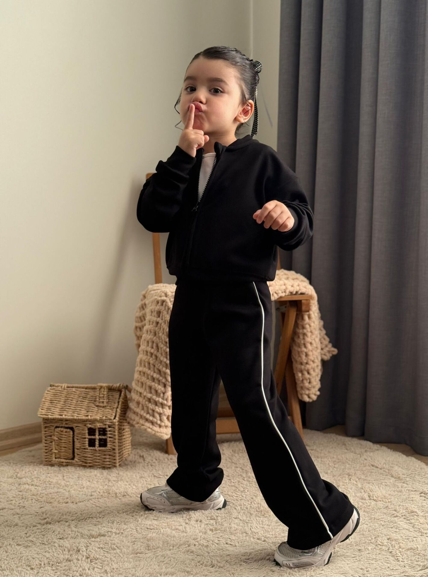 2'li  Siyah Eşofman Takımı 9-10 YAŞ