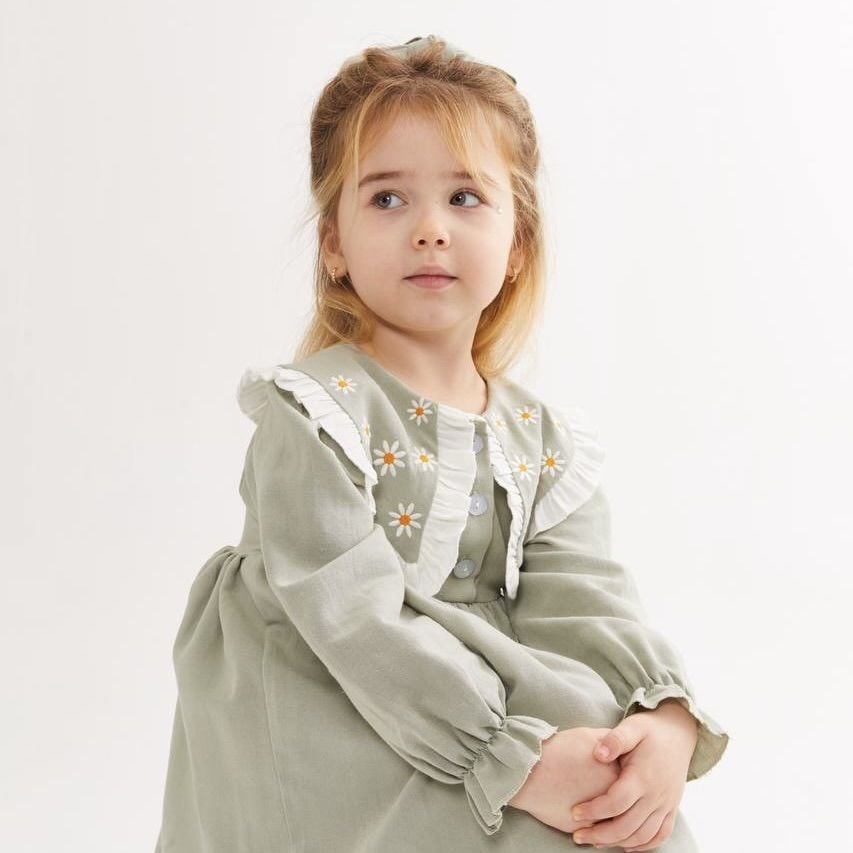 Yaka Detaylı Yesil Elbise(Toka Hediyeli)