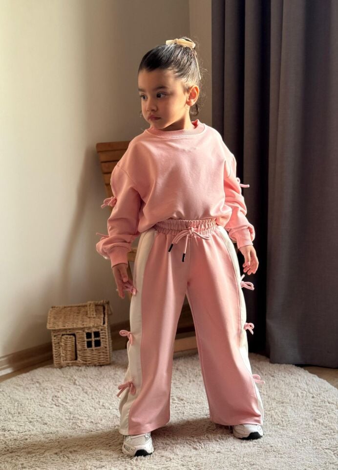 Pembe Fiyonk Takım