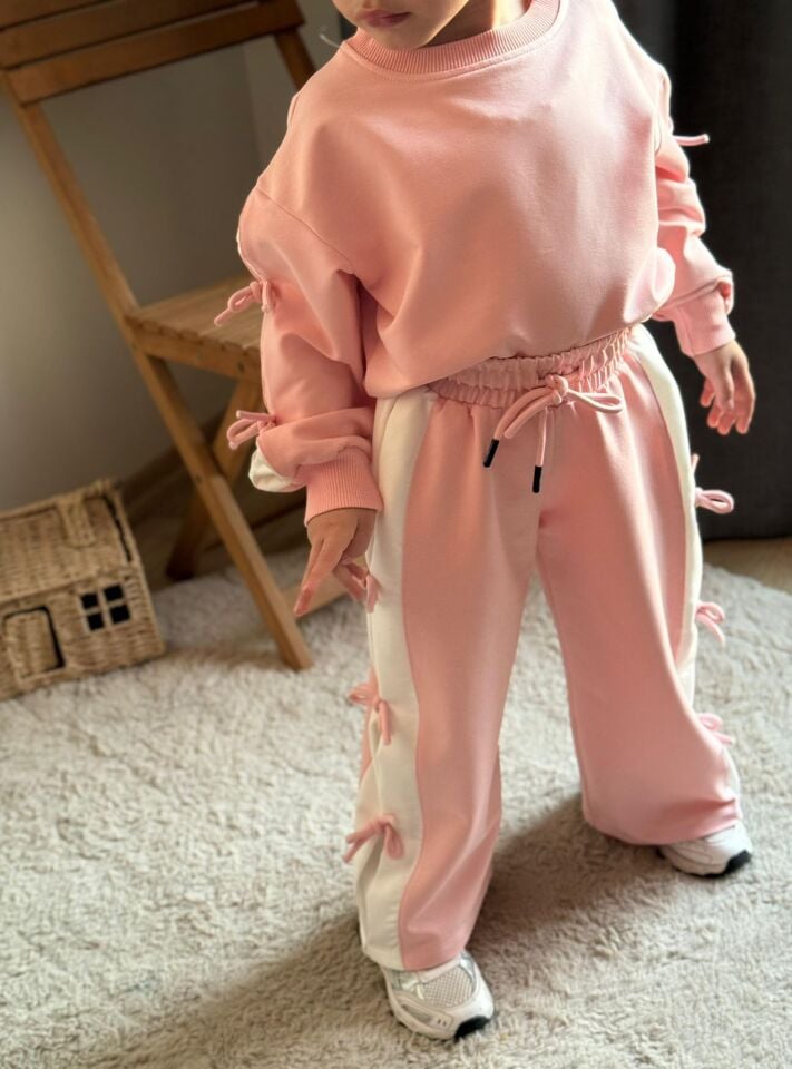 Pembe Fiyonk Takım