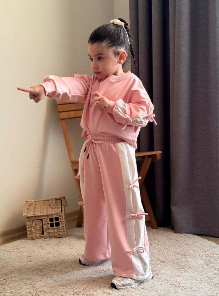 Pembe Fiyonk Takım