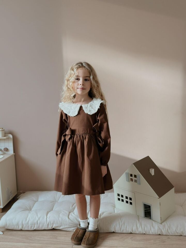 Kahverengi Güllü Elbise 9-10 YAŞ