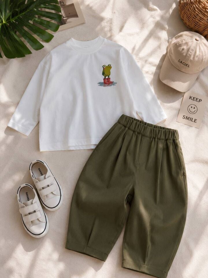 Kurbağa Baskılı Gabardin Pantolonlu Takım 5-6 YAŞ