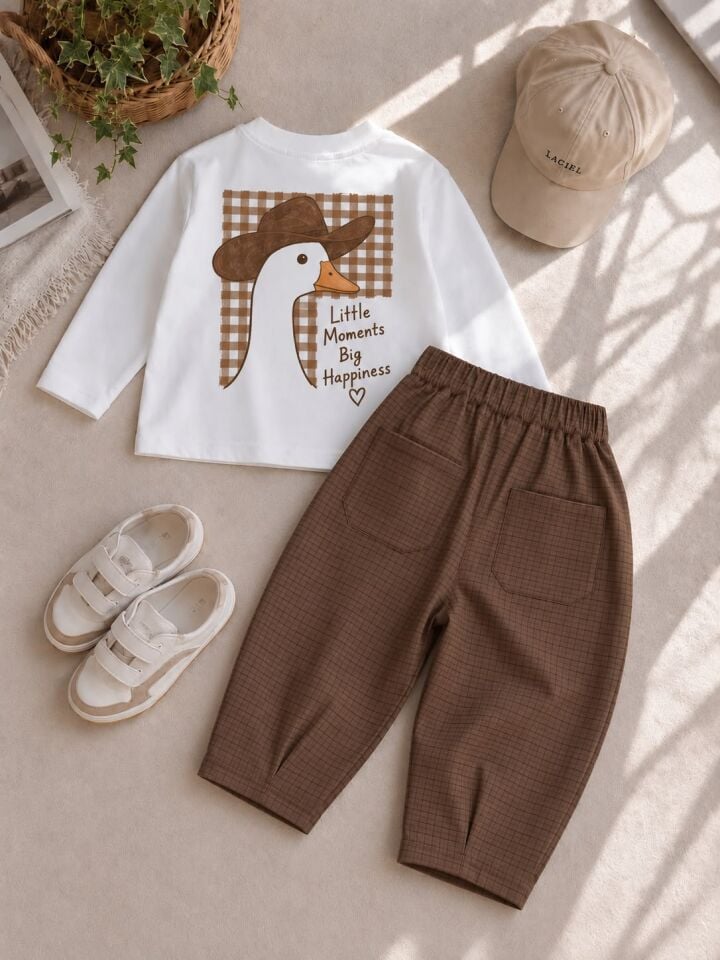 Ördek Baskılı Gabardin Pantolonlu Takım 7-8 YAŞ