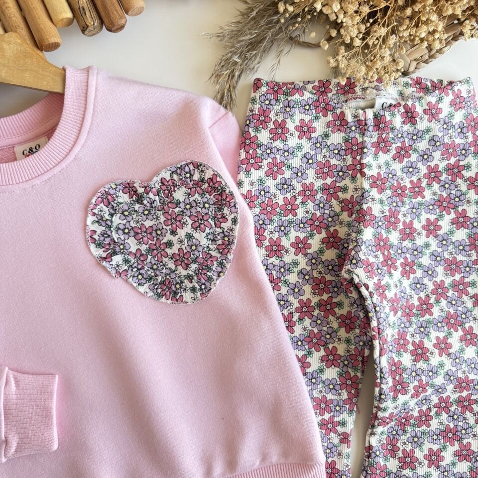 Çicek Desenli Takım 4-5 YAŞ