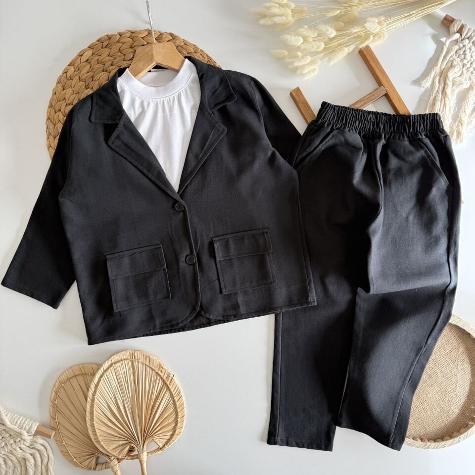 Siyah Ceketli Takım 9-10 YAŞ