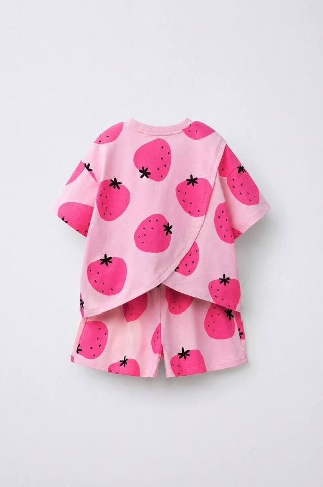 Çilekli Pembe Takım 5-6 YAŞ