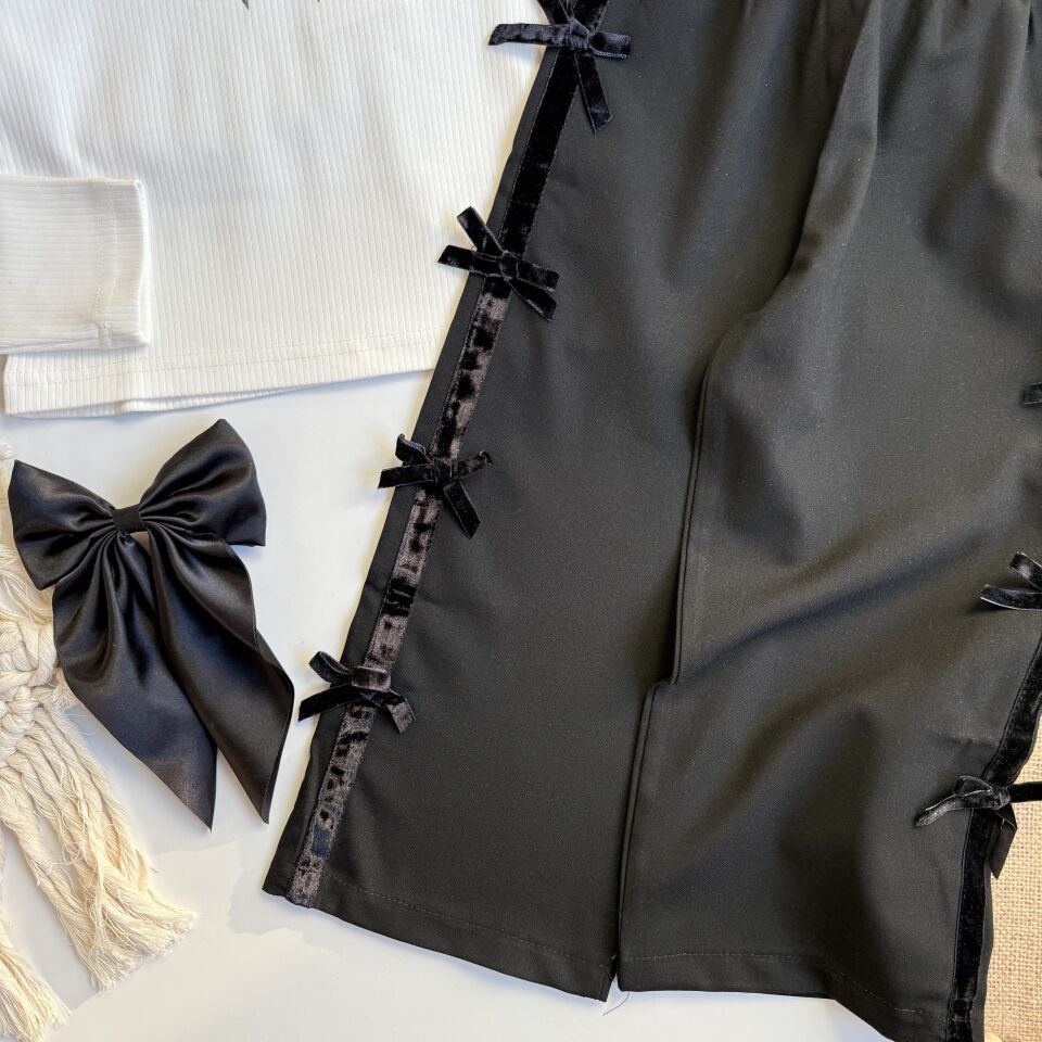 Fiyonklu Siyah Takım 11-12 YAŞ