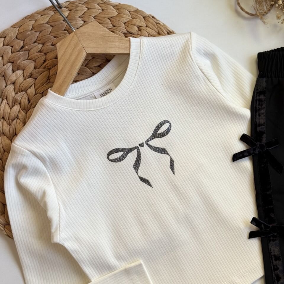 Fiyonklu Siyah Takım 11-12 YAŞ