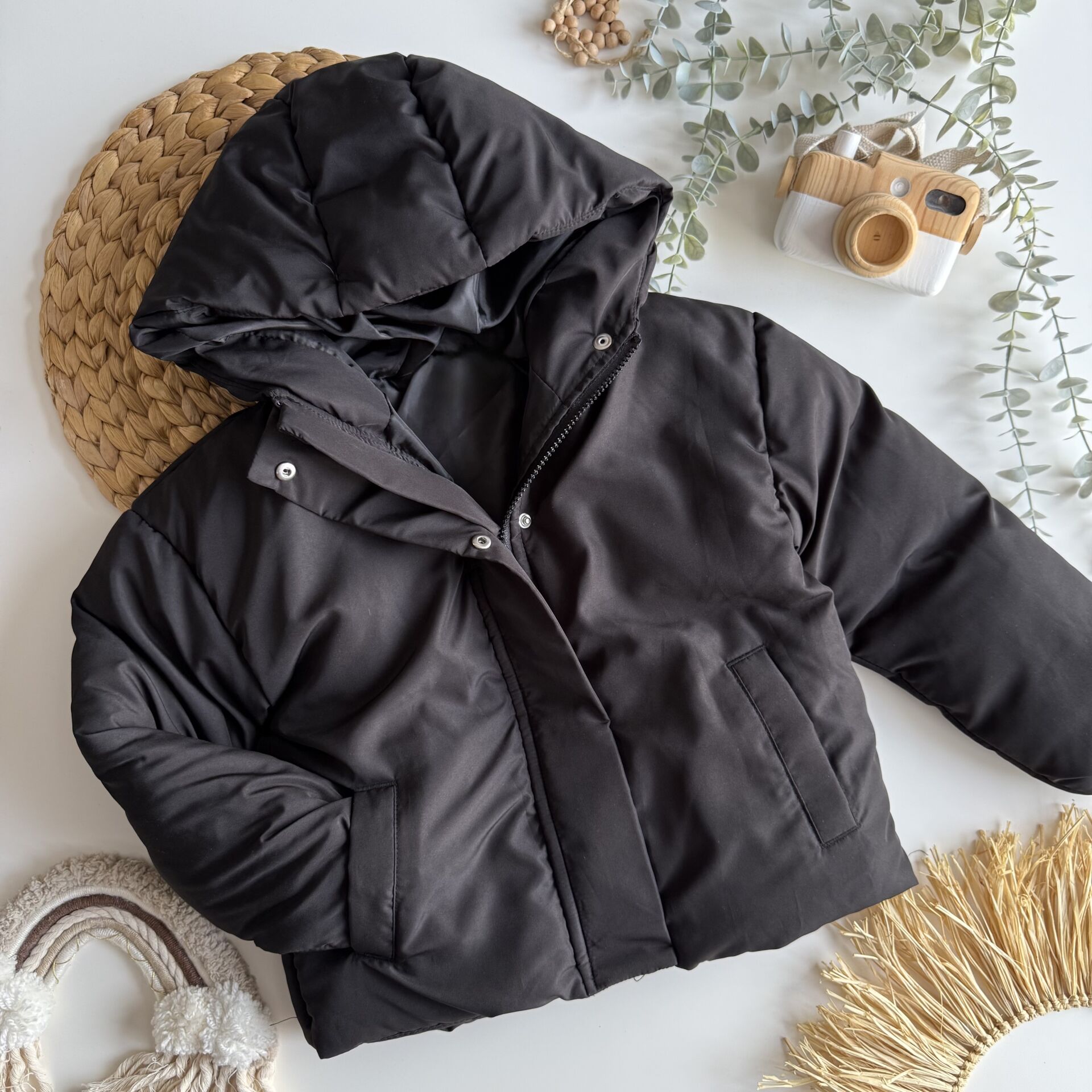 Su Geçirmez Siyah Şişme Mont 9-10 YAŞ