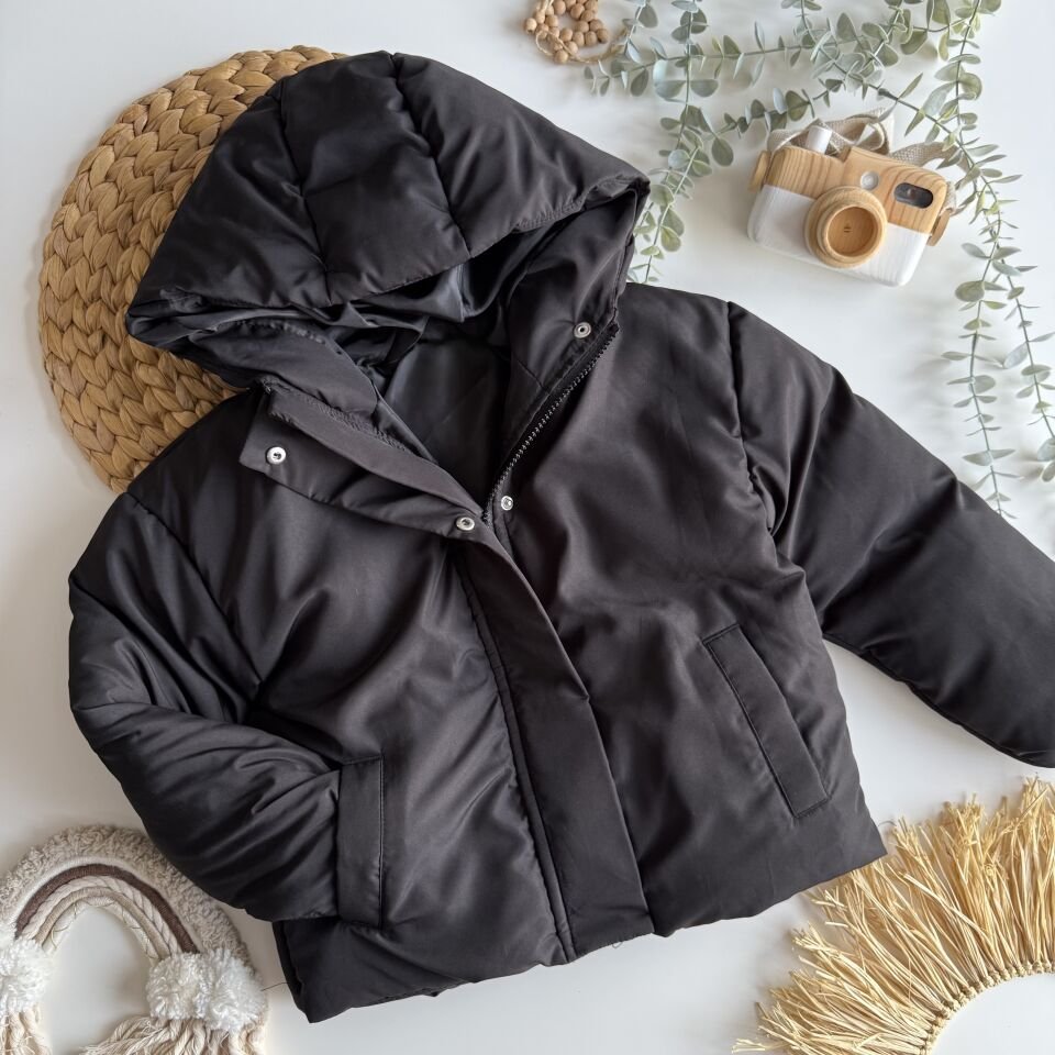 Su Geçirmez Siyah Şişme Mont 9-10 YAŞ