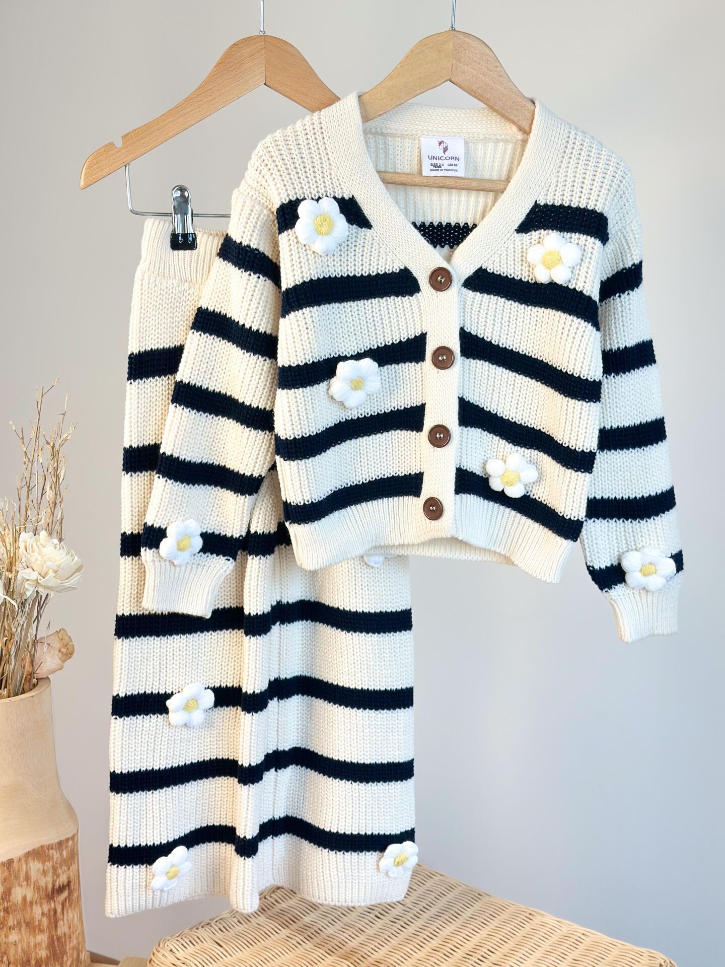 Triko Çicekli Çocuk Takım 7-8 YAŞ