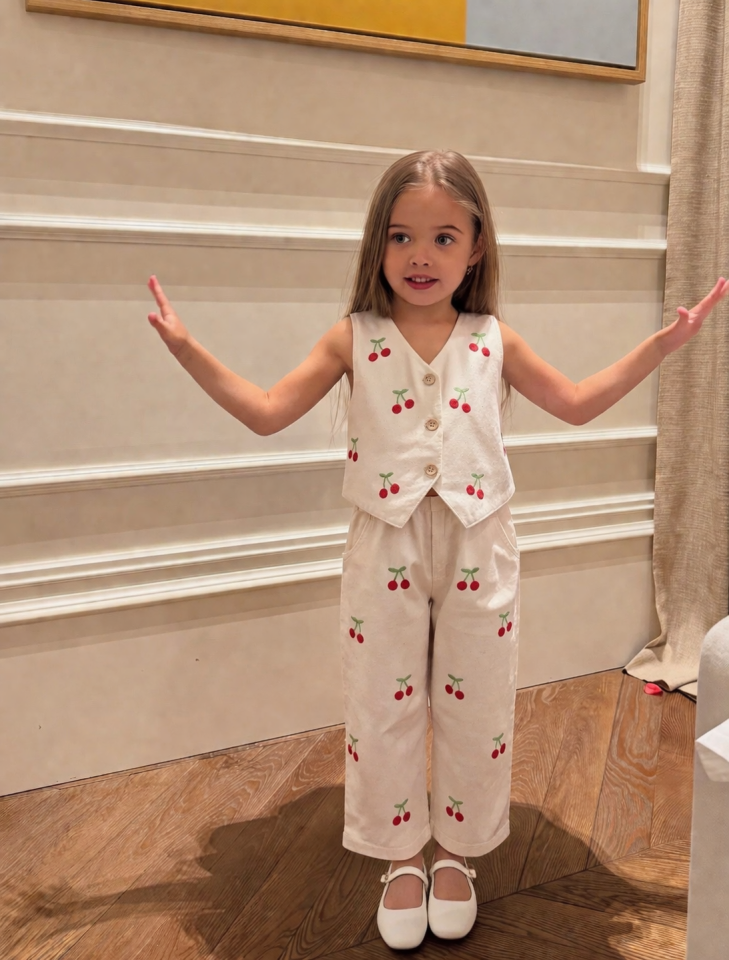 Kirazlı Yelekli Takım 5-6 YAŞ