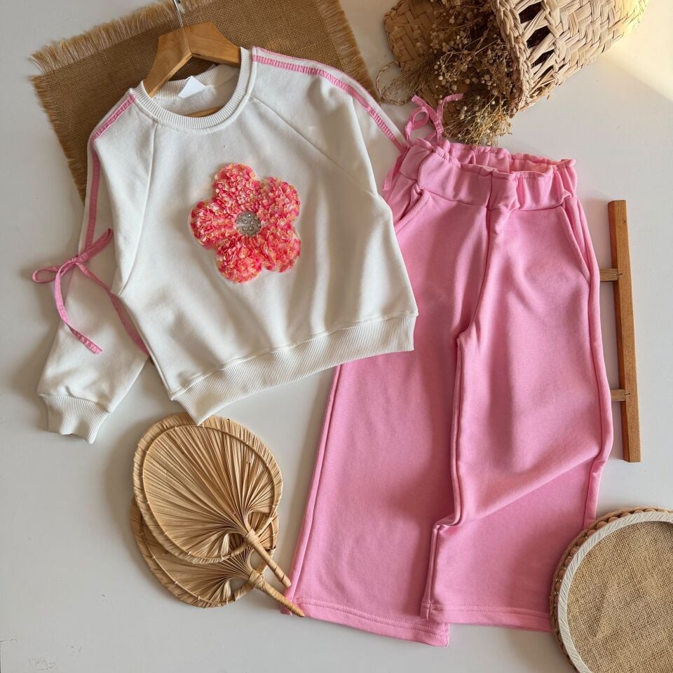 Çicek Aplikli  Pembe Takım 11-12 YAŞ
