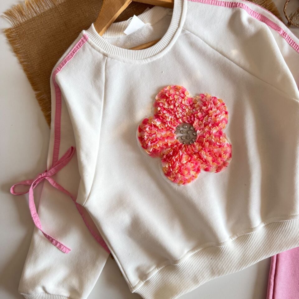 Çicek Aplikli  Pembe Takım 11-12 YAŞ