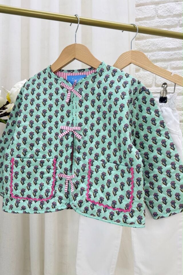 Çicek Desenli Kapitone Ceket 6-7 YAŞ