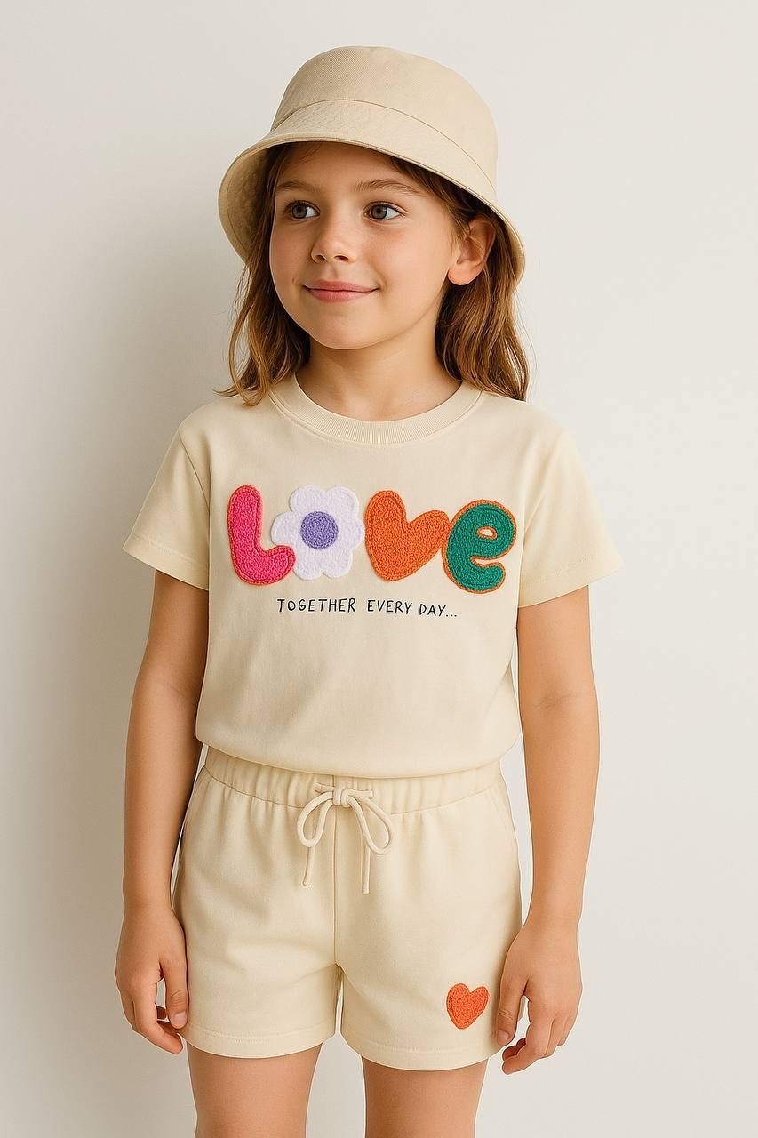 Love Nakışlı Şortlu Takım