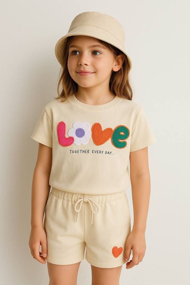 Love Nakışlı Şortlu Takım
