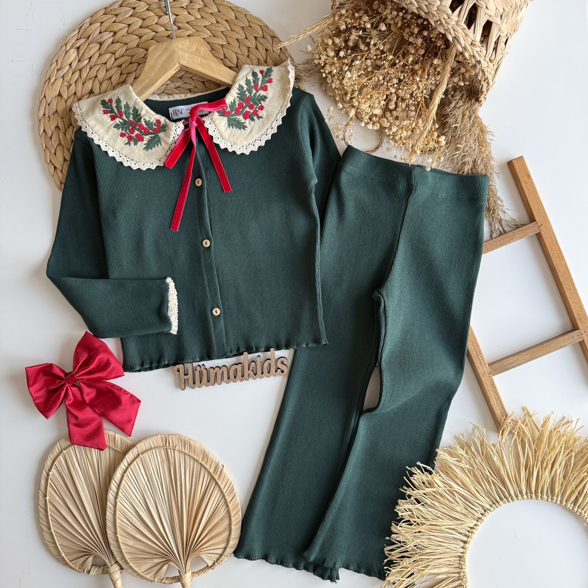 Yeni Yıl Temalı Bebe Yakalı Takım 7-8 YAŞ