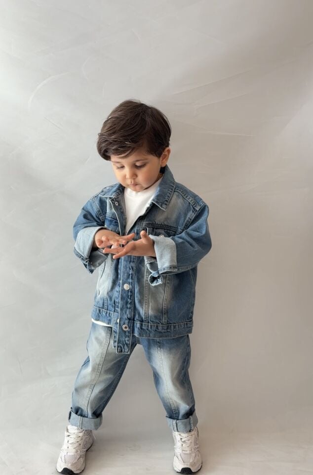 Eskitme Denim Ceketli Takım 9-10 YAŞ