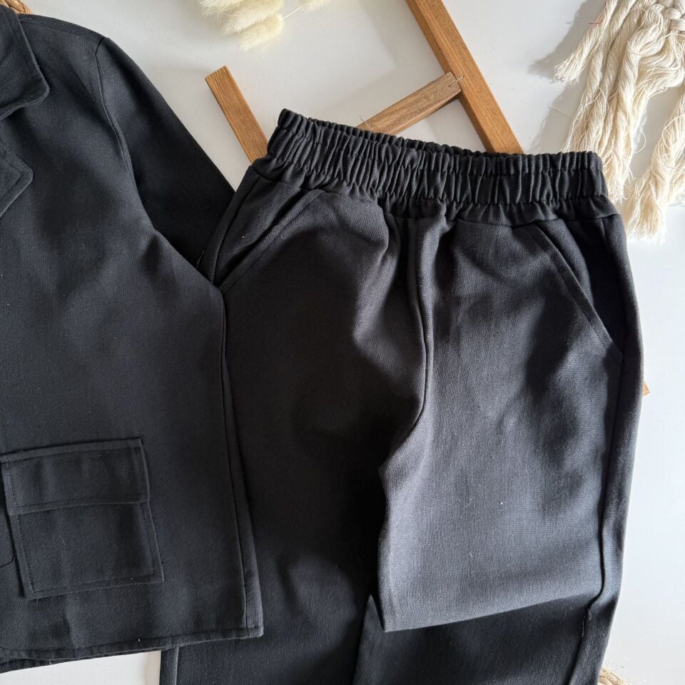 Siyah Ceketli Takım 9-10 YAŞ