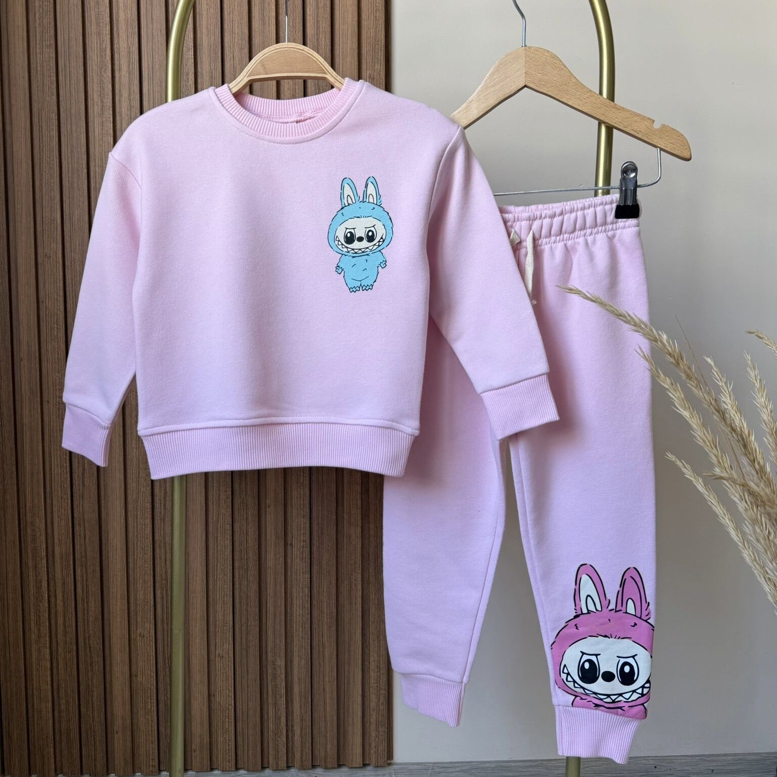 Pembe Labubu Takım