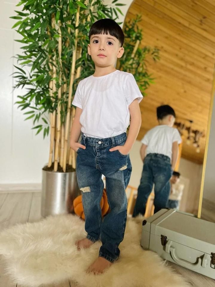 Unisex Yırtık Paça Jean