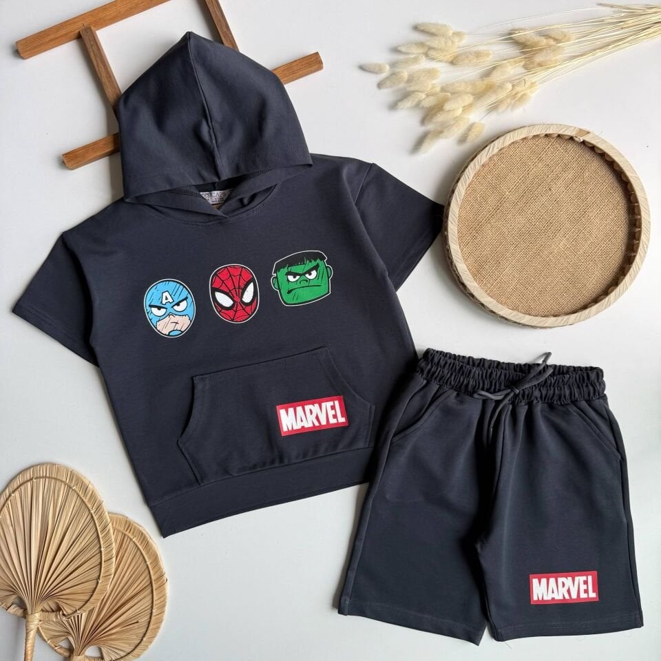 Kapüşonlu Marvel Takım 9-10 YAŞ