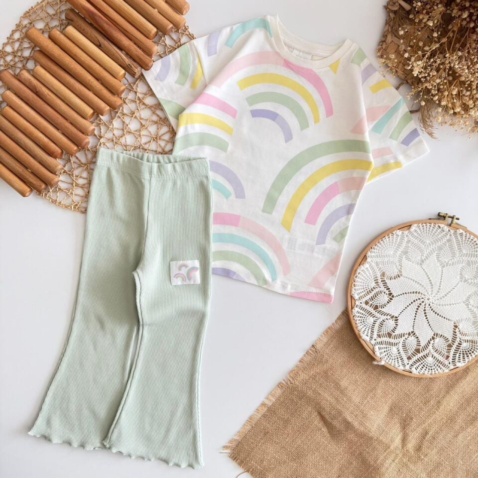 Gökkuşağı Desenli Takım 7-8 YAŞ