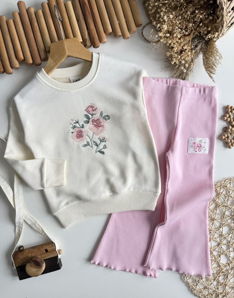 Çicek İşlemeli Takım 7-8 YAŞ