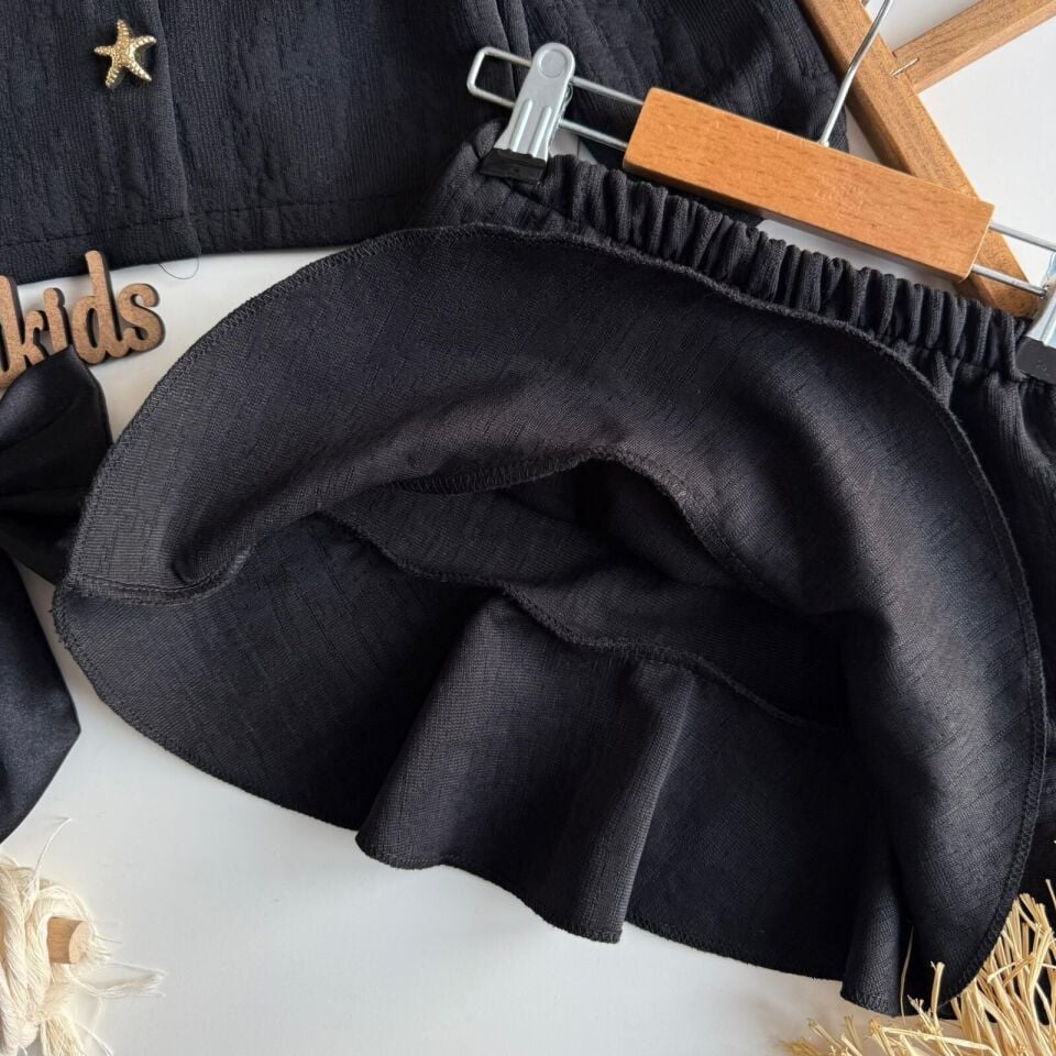 Siyah Etekli Takım 3-4 YAŞ