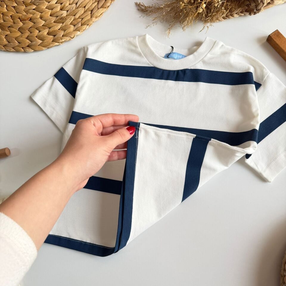 Unisex Çizgili Tşhirt 6-7 YAŞ