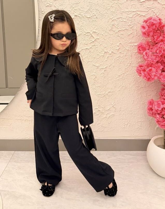 Siyah Fiyonklu Takım 9-10 YAŞ