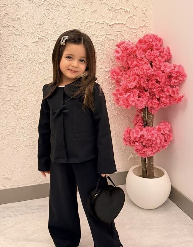 Siyah Fiyonklu Takım 9-10 YAŞ