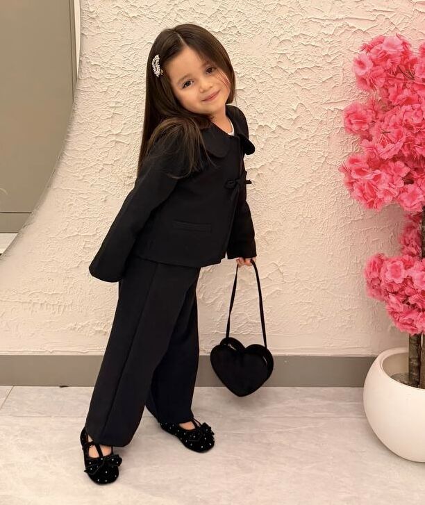 Siyah Fiyonklu Takım 9-10 YAŞ