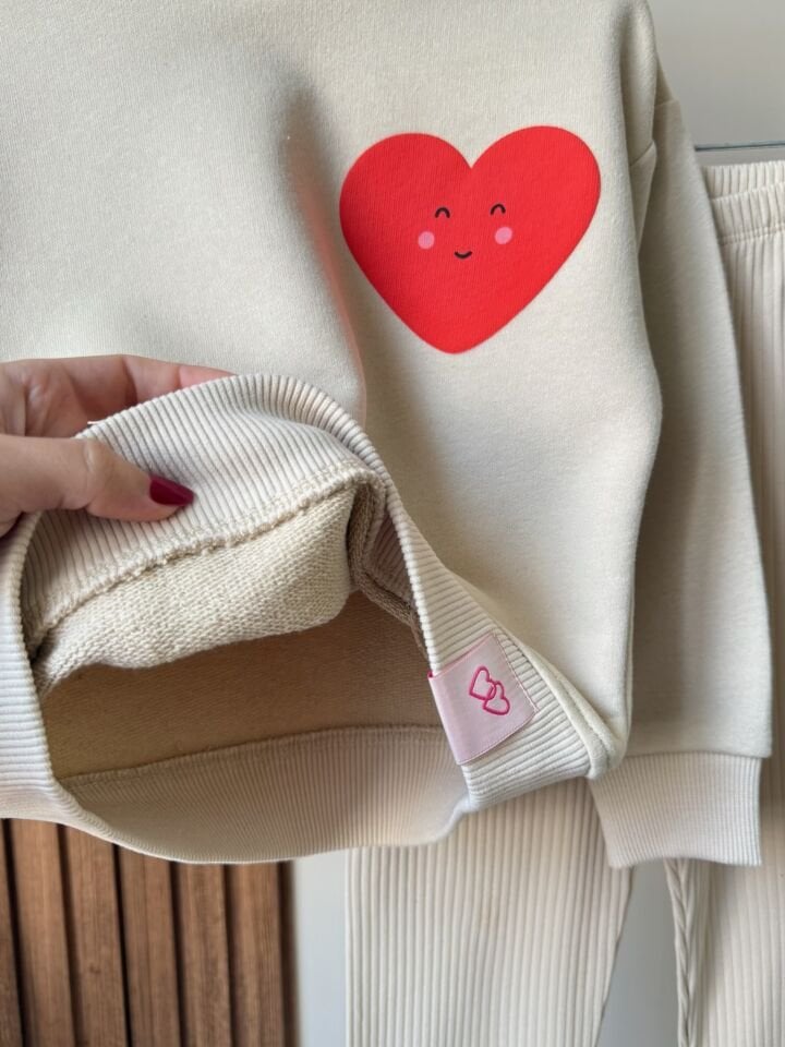 Love Detaylı Takım 7-8 YAŞ