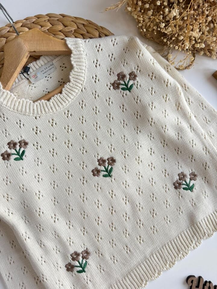 Triko Çicekli Takım 4-5 YAŞ