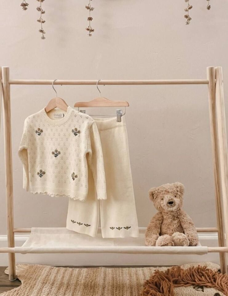 Triko Çicekli Takım 4-5 YAŞ