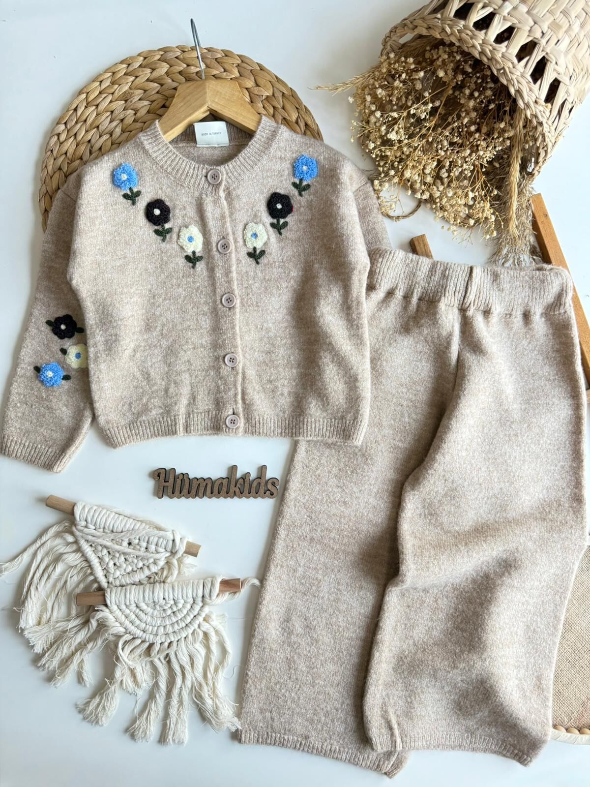 Triko Çicekli Takım 9-10 YAŞ