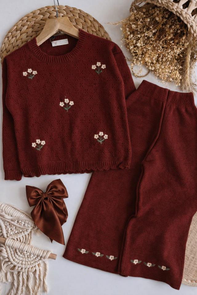 Triko Çicekli Takım 9-10 YAŞ