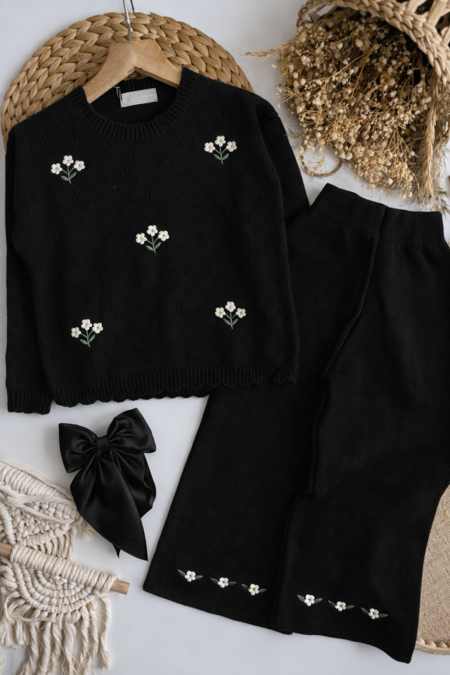 Triko Çicekli Takım 4-5 YAŞ