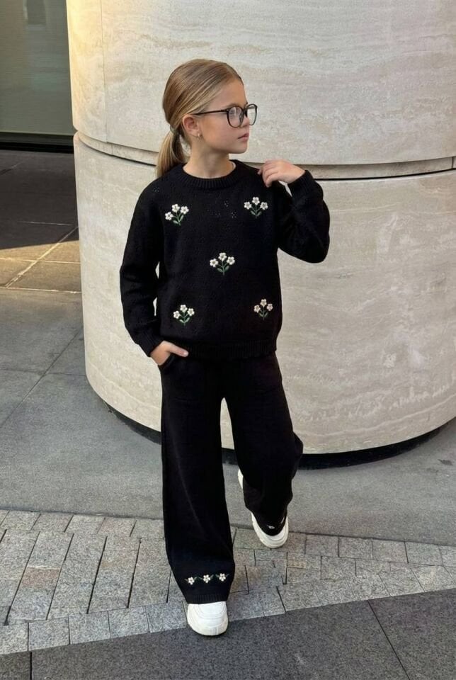 Triko Çicekli Takım 9-10 YAŞ